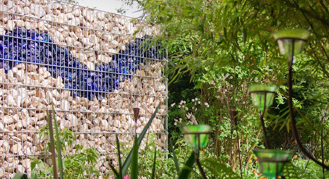 Gabion avec du verre concassé